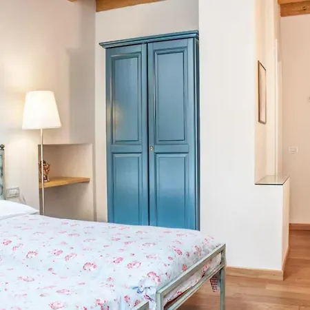 Torre Del Barbarossa Foresteria マンデッロ・デル・ラーリオ