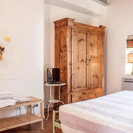 Torre Del Barbarossa Foresteria 3* マンデッロ・デル・ラーリオ