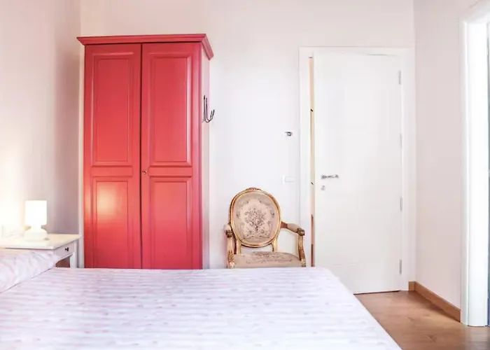 Torre Del Barbarossa Foresteria Манделло-дель-Ларио