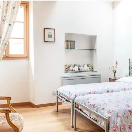 Torre Del Barbarossa Foresteria B&B