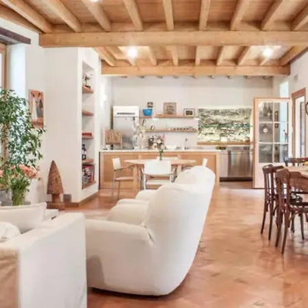 Torre Del Barbarossa Foresteria B&B *