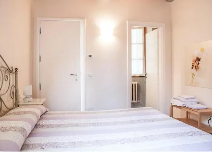 Torre Del Barbarossa Foresteria 3* Mandello del Lario