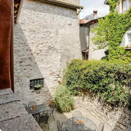 Nocleg ze śniadaniem Torre Del Barbarossa Foresteria Mandello del Lario