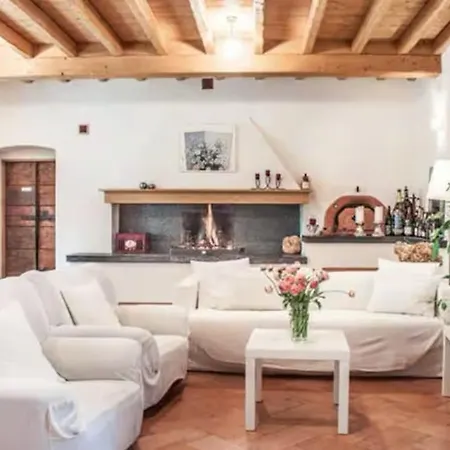 Torre Del Barbarossa Foresteria Nocleg ze śniadaniem Mandello del Lario