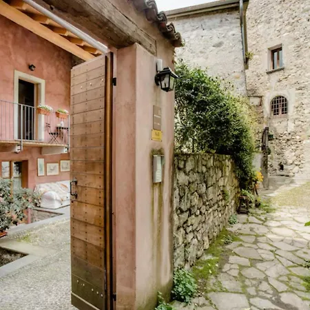 Bed & Breakfast Torre Del Barbarossa Foresteria 3*