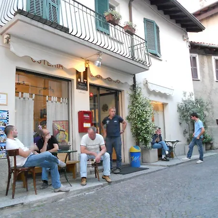 Nocleg ze śniadaniem Torre Del Barbarossa Foresteria Mandello del Lario