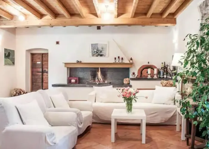 Torre Del Barbarossa Foresteria فندق مبيت وإفطار مانديلو ديل لاريو